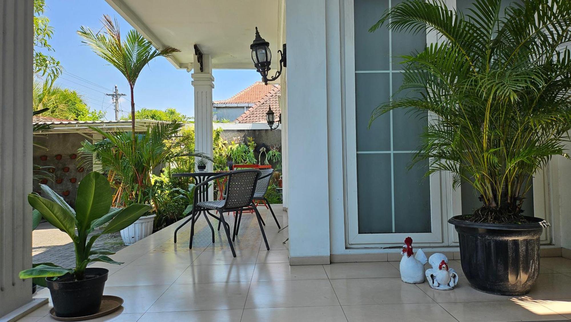 Surokarsan 9 House Yogyakarta Hotel Exterior photo