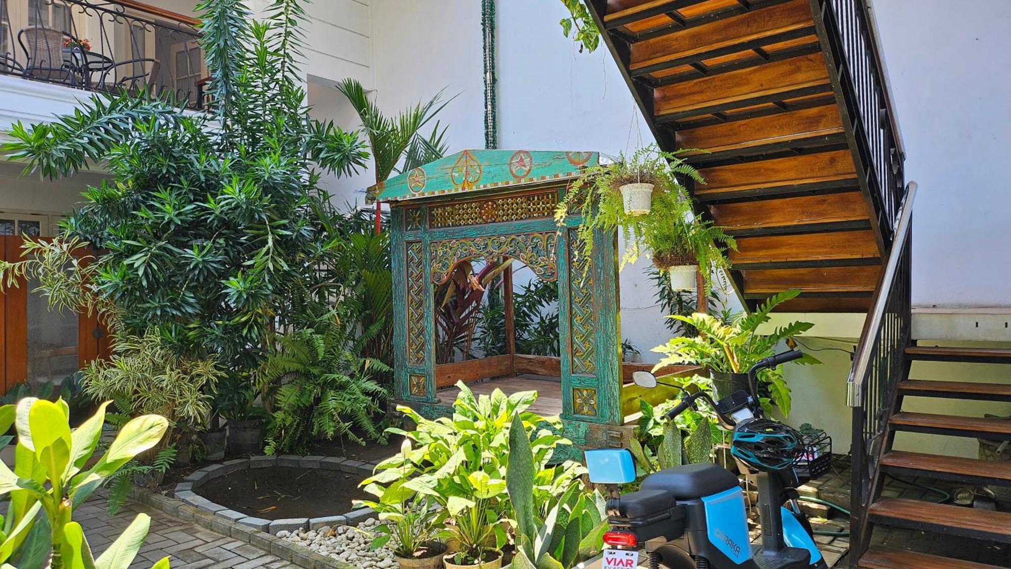Surokarsan 9 House Yogyakarta Hotel Exterior photo