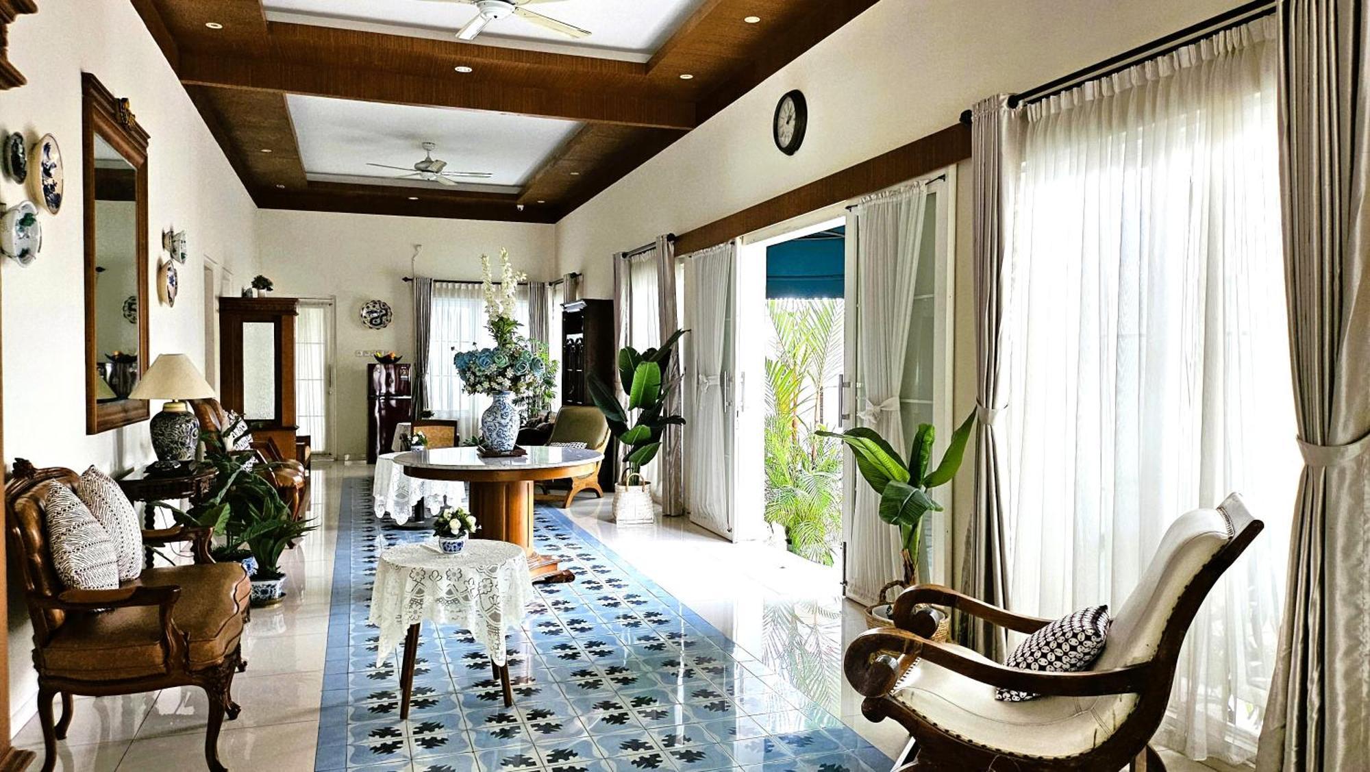 Surokarsan 9 House Yogyakarta Hotel Exterior photo